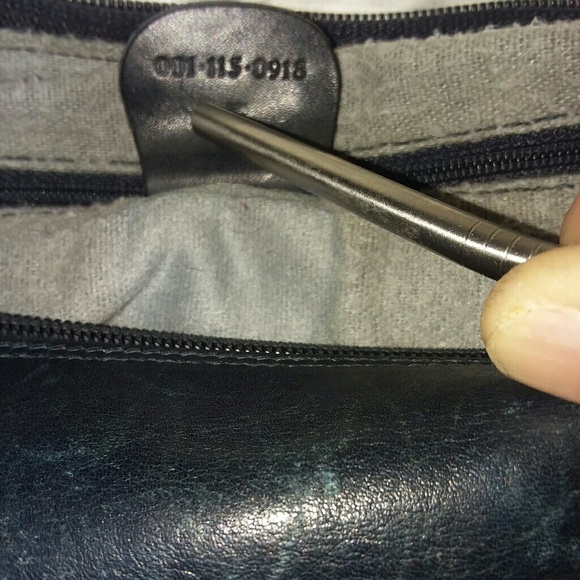 Not for sale:SOLDGUCCI NAVY BLUE CROSSBODY BAG - Picture 5 of 8